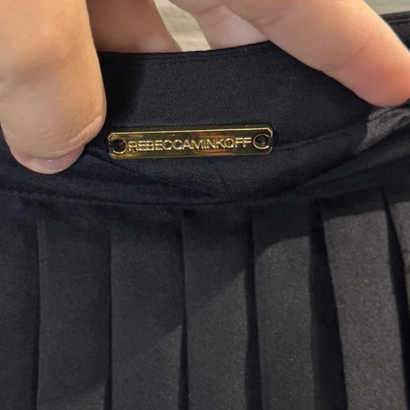 Rebecca Minkoff Women’s Elegant Black Pleated Skirt Size 2 - Picture 8 of 8